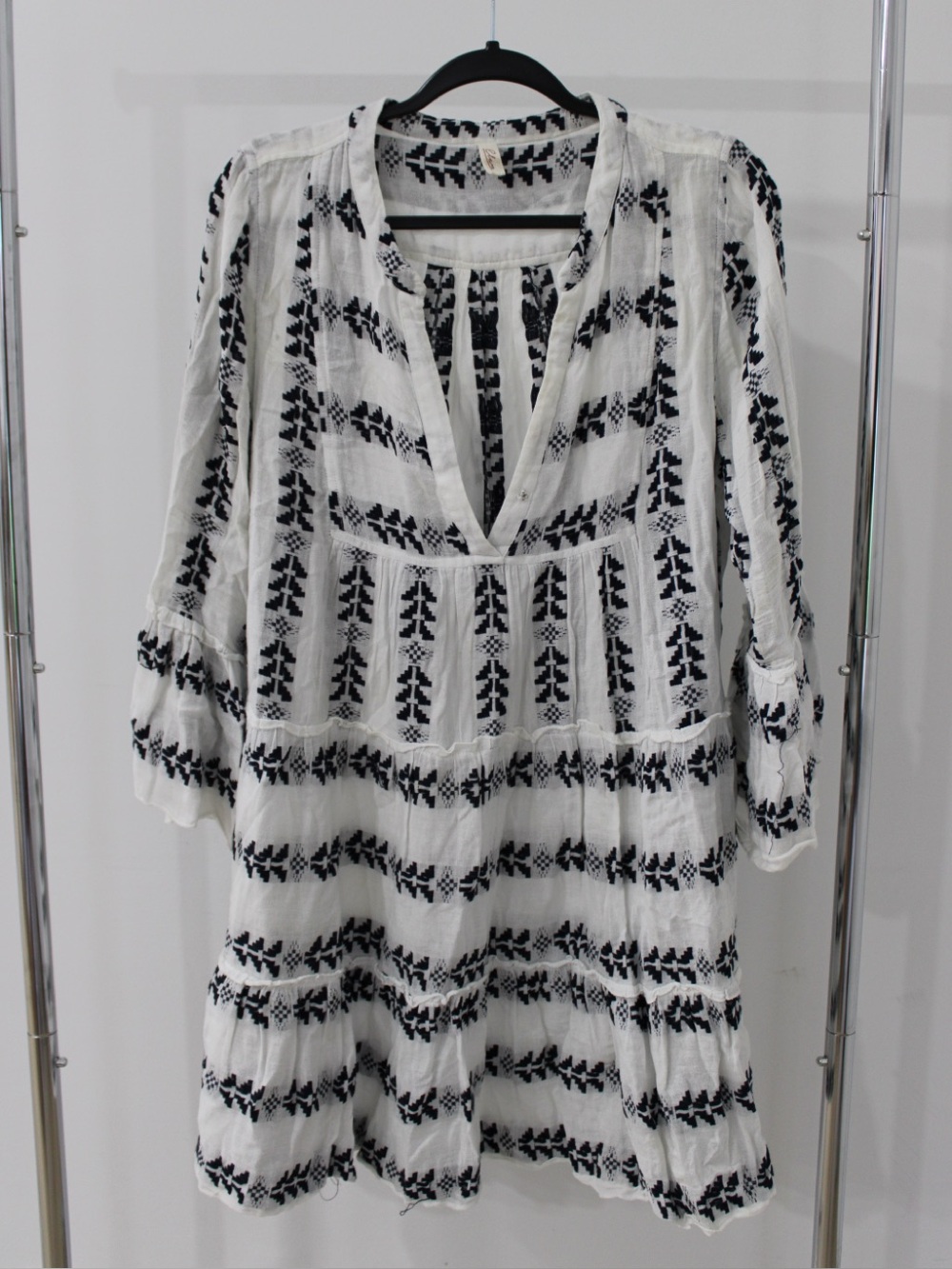 Elan White Tunic with Black Embroidered Pattern